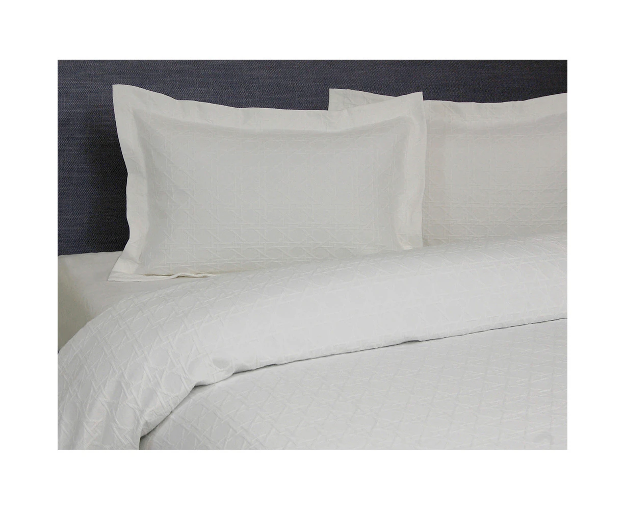 Jason Commercial Bed Villa Matelasse Coverlet Bedding White