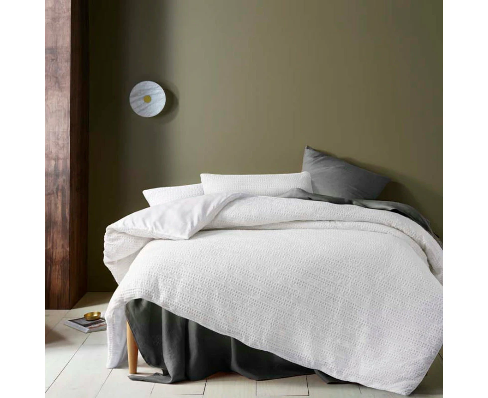 Accessorize Soho Waffle Quilt Cover Set White